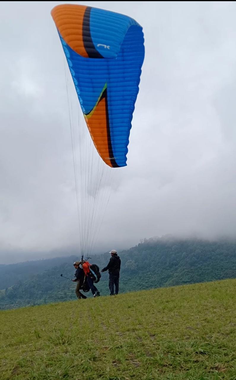 Paralayang Gunung Haruman Garut